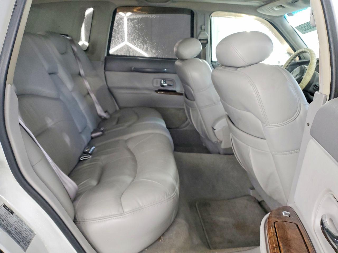1997 LINCOLN TOWN CAR SIGNATURE photo 10
