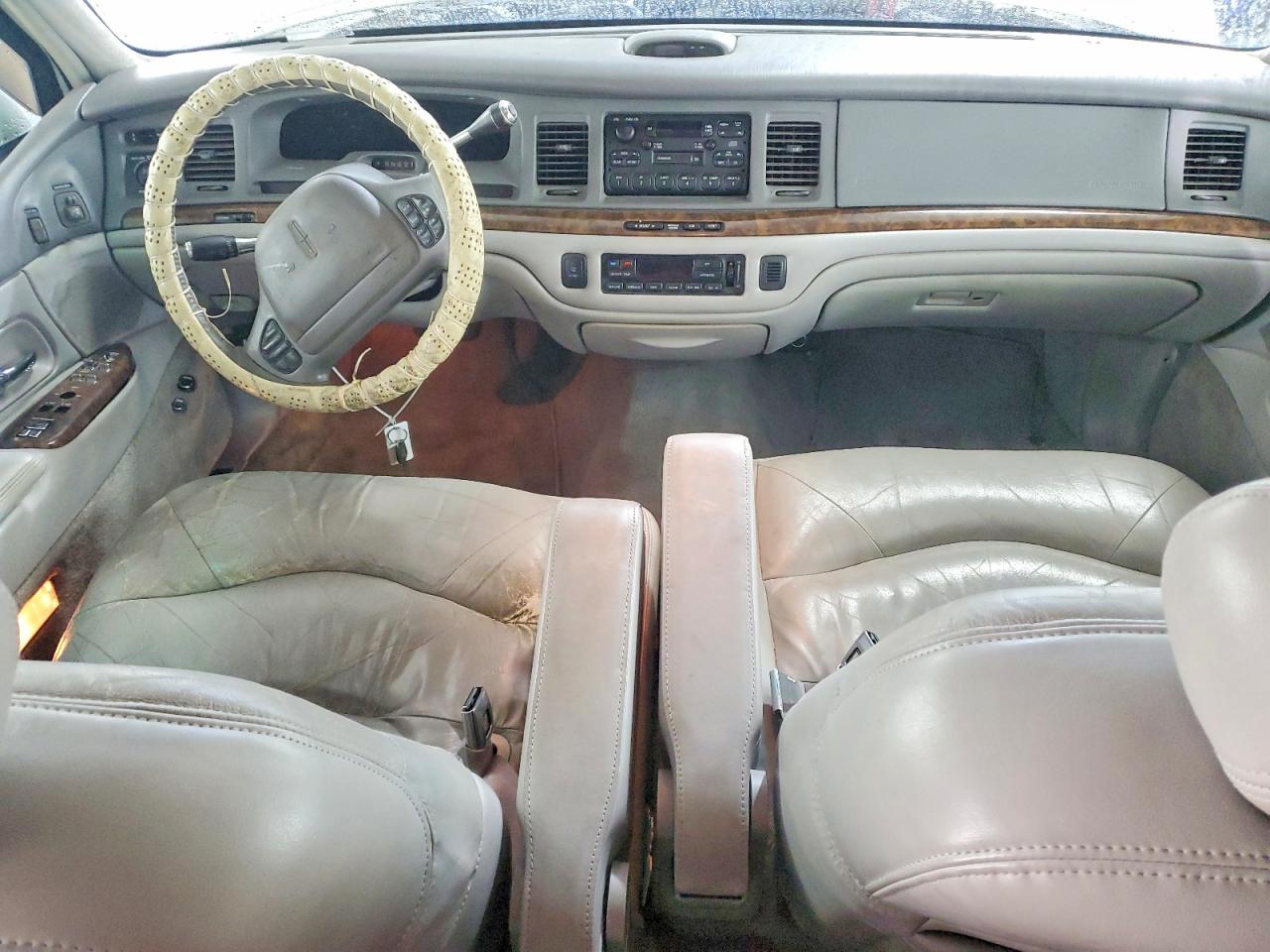 1997 LINCOLN TOWN CAR SIGNATURE photo 8