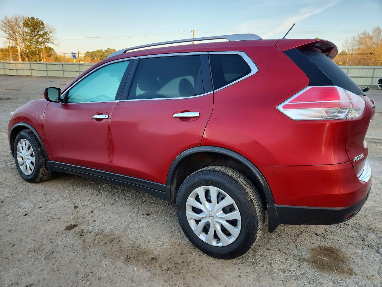 2016 NISSAN ROGUE S photo 2