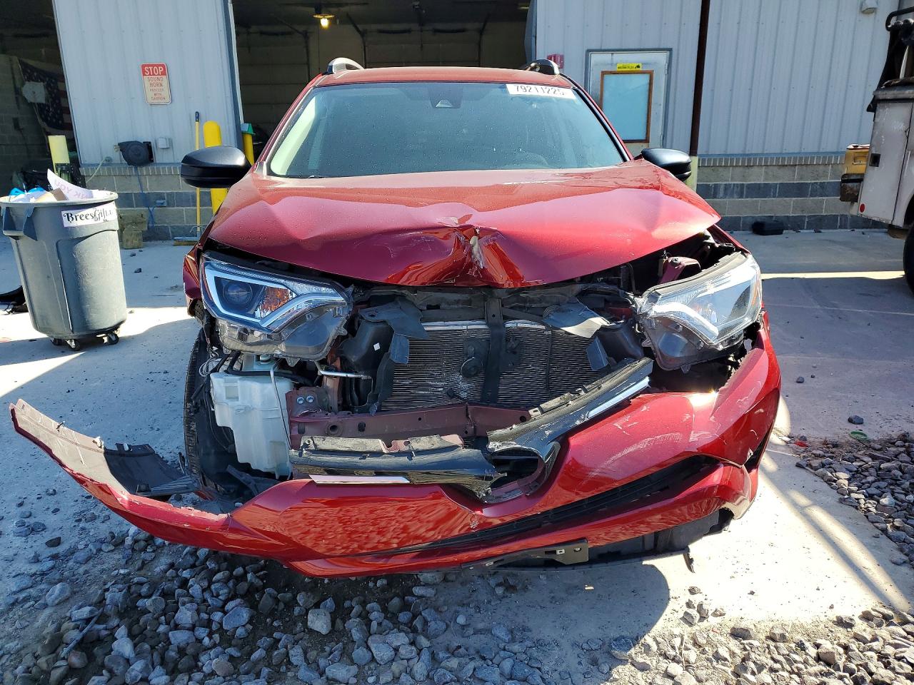 2018 TOYOTA RAV4 LE photo 17
