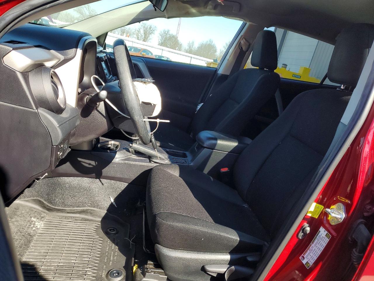 2018 TOYOTA RAV4 LE photo 25