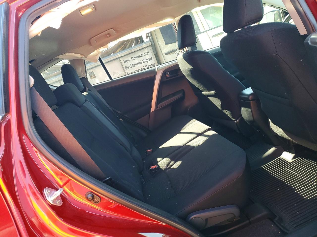 2018 TOYOTA RAV4 LE photo 37