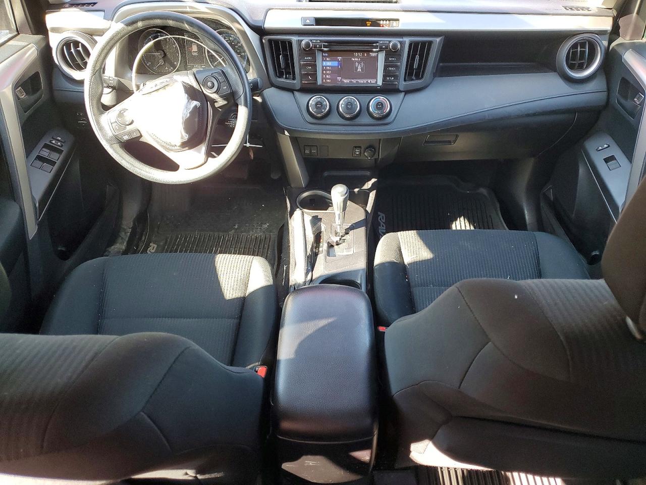 2018 TOYOTA RAV4 LE photo 29