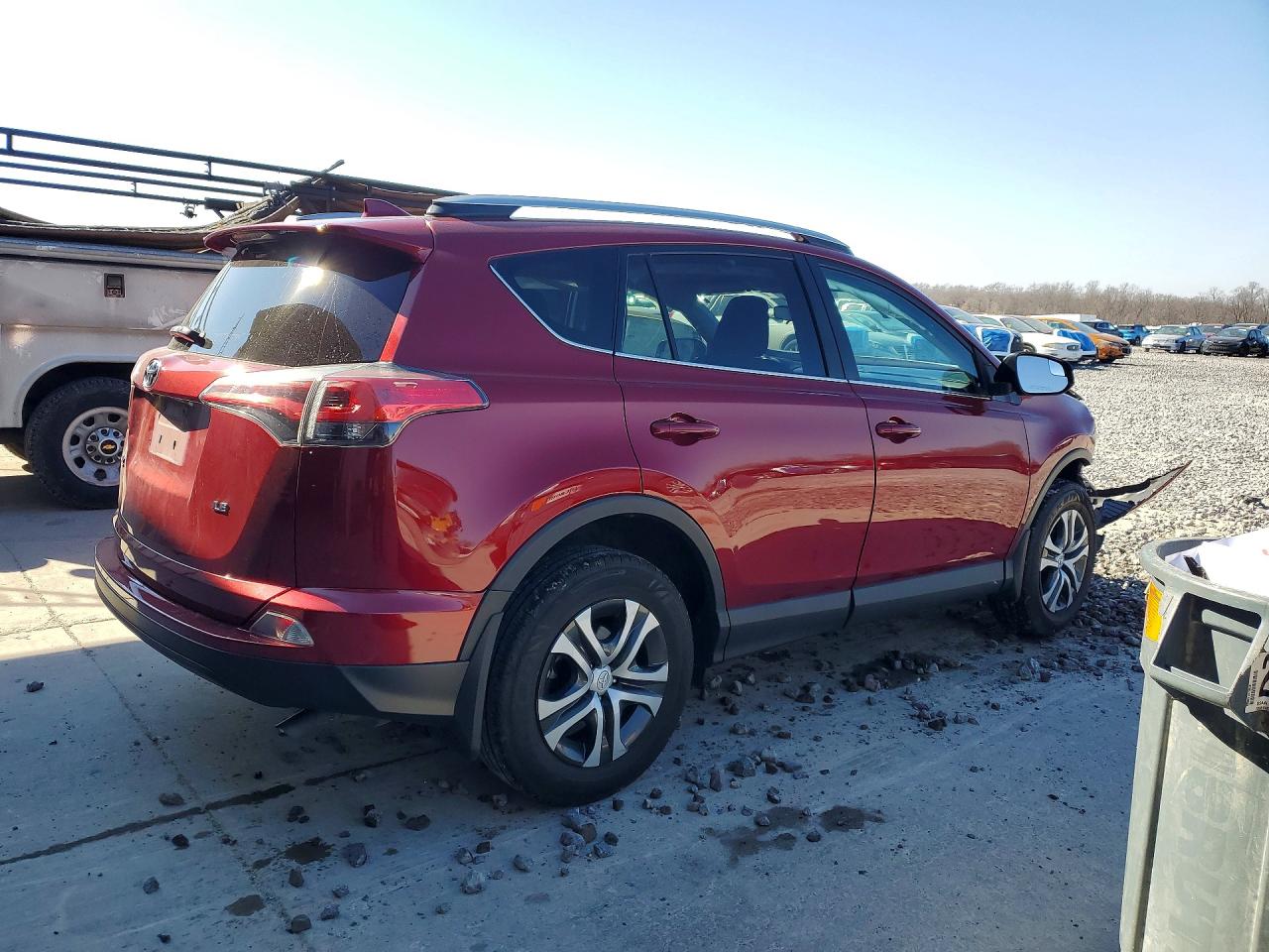 2018 TOYOTA RAV4 LE photo 9