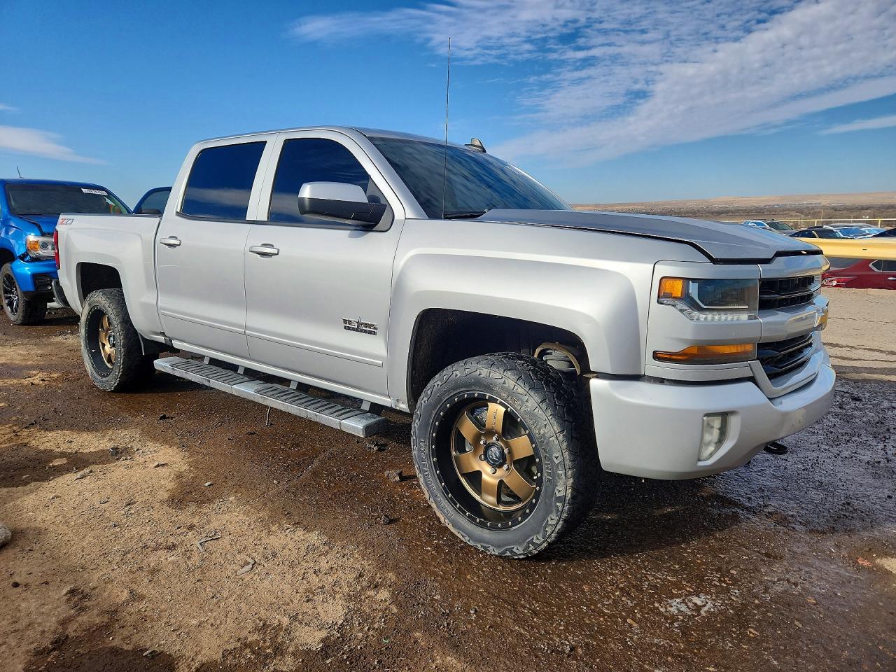 2018 CHEVROLET SILVERADO K1500 LT photo 3