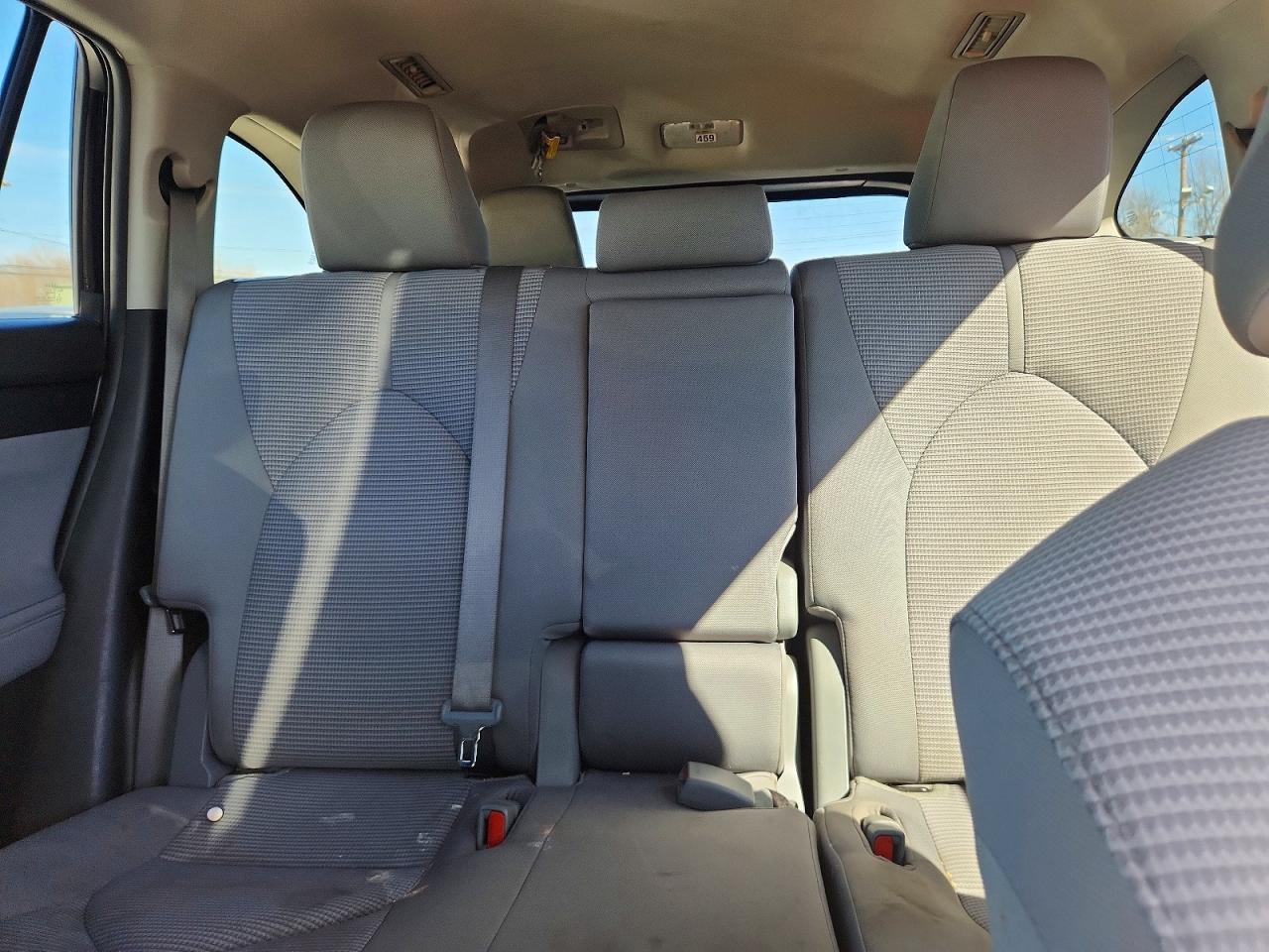 2022 TOYOTA HIGHLANDER LE photo 25