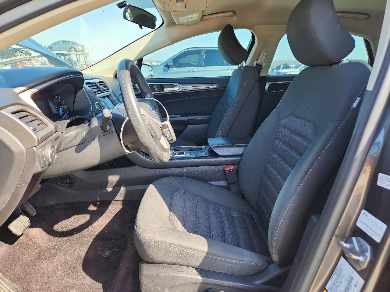 2017 FORD FUSION SE photo 7