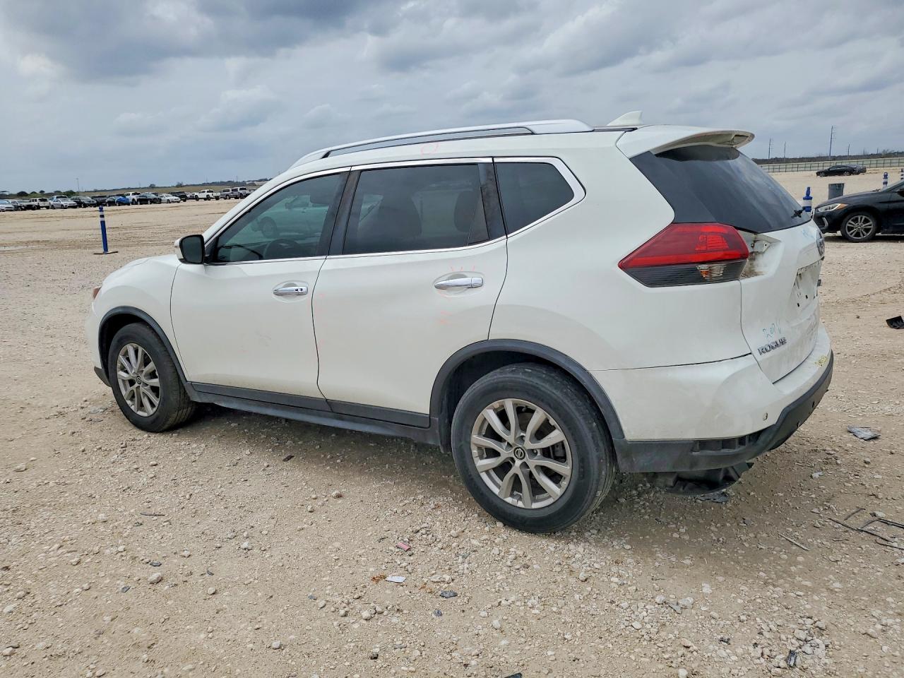 2019 NISSAN ROGUE SV photo 3