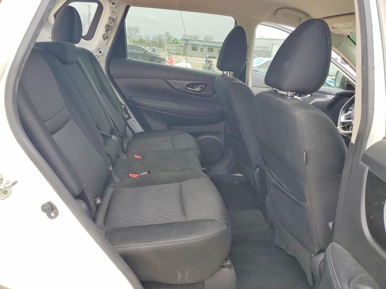 2019 NISSAN ROGUE SV photo 19