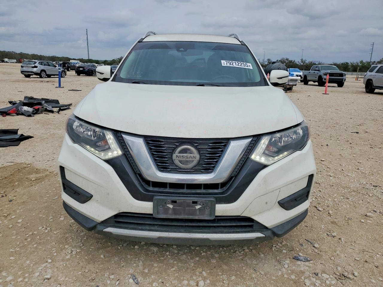 2019 NISSAN ROGUE SV photo 9