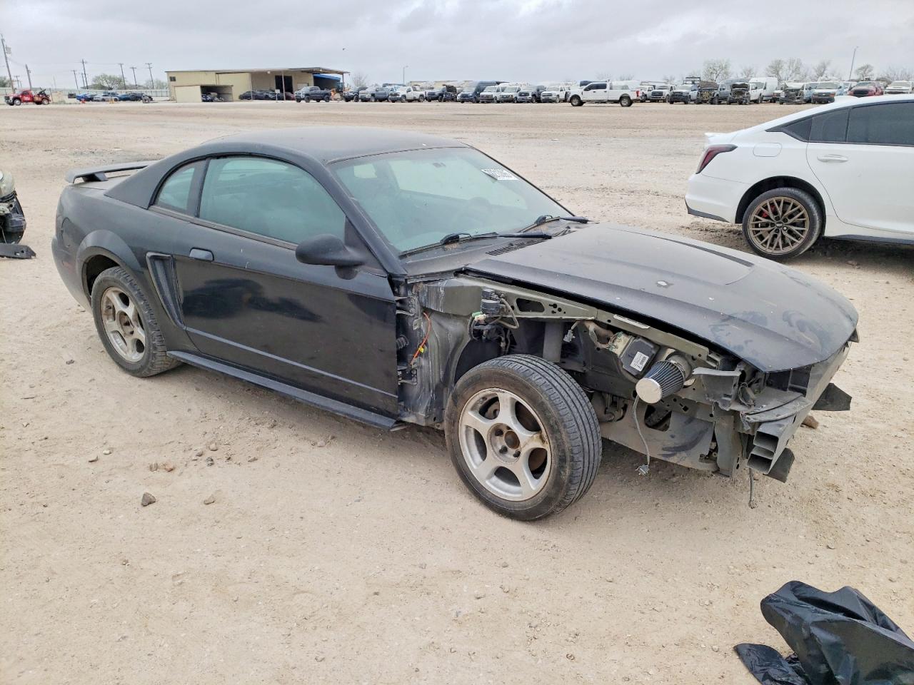 2004 FORD MUSTANG photo 4