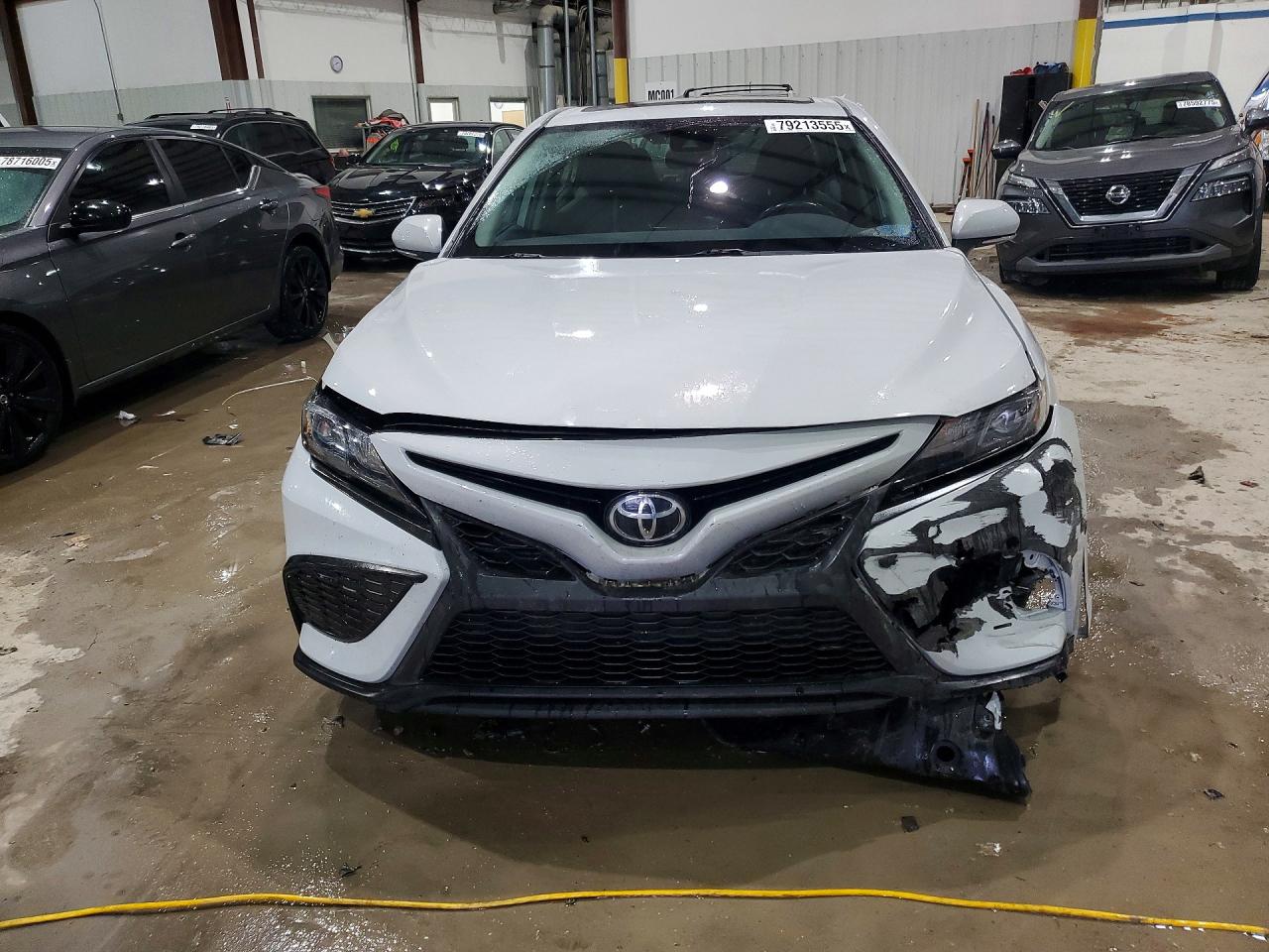 2022 TOYOTA CAMRY SE photo 5