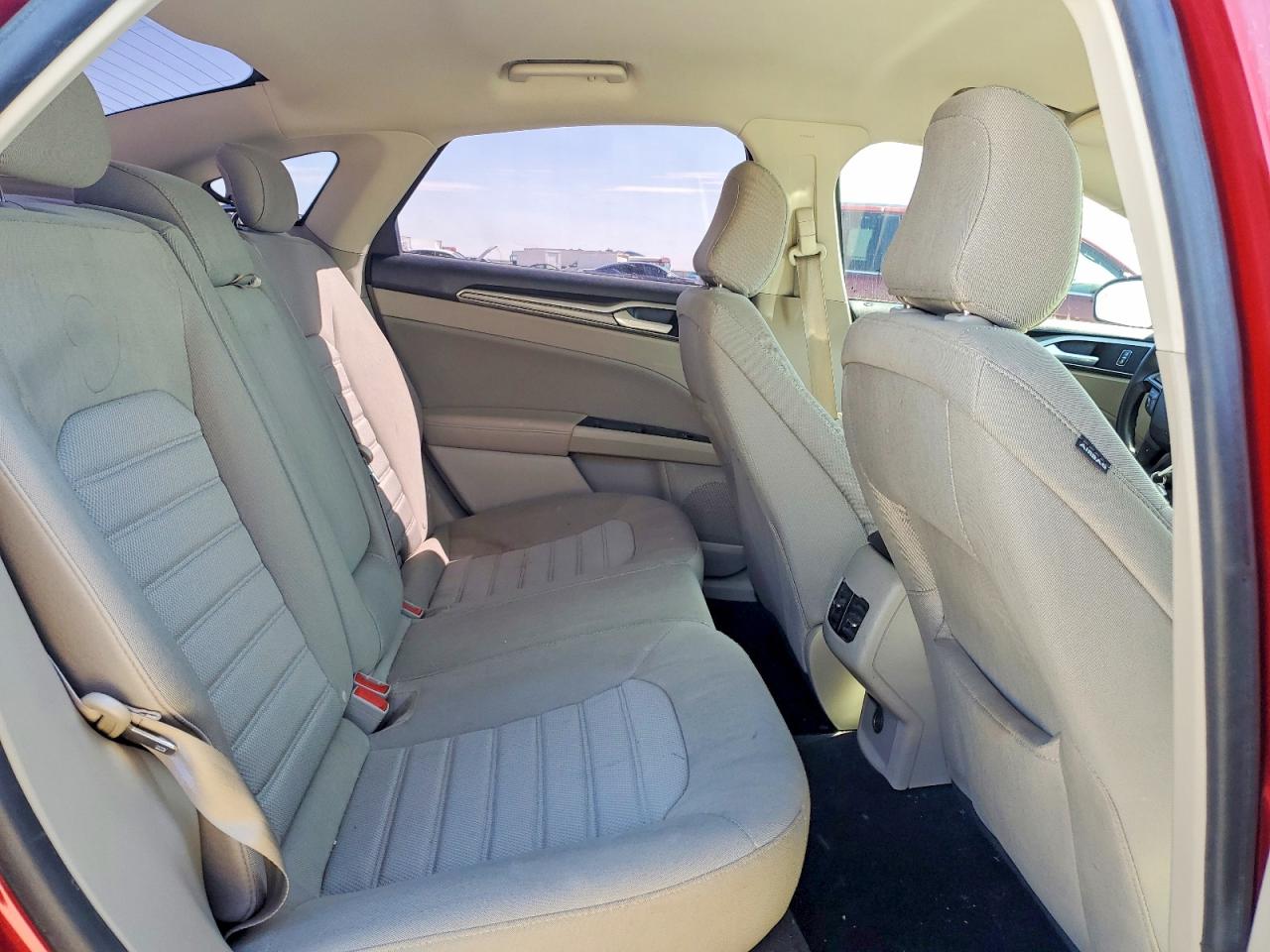 2020 FORD FUSION SE photo 28