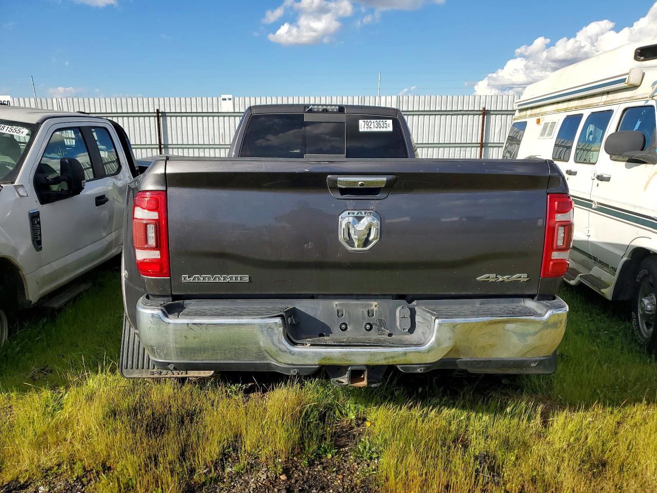 2019 RAM 3500 LARAMIE photo 11