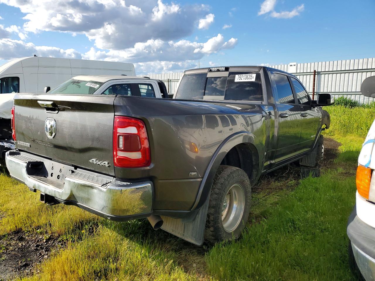 2019 RAM 3500 LARAMIE photo 5