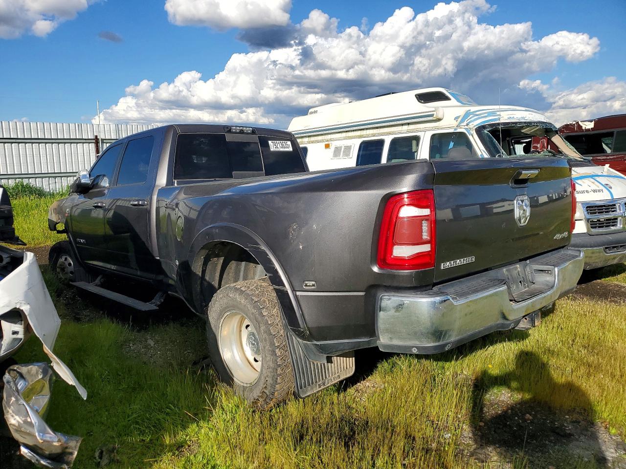 2019 RAM 3500 LARAMIE photo 3