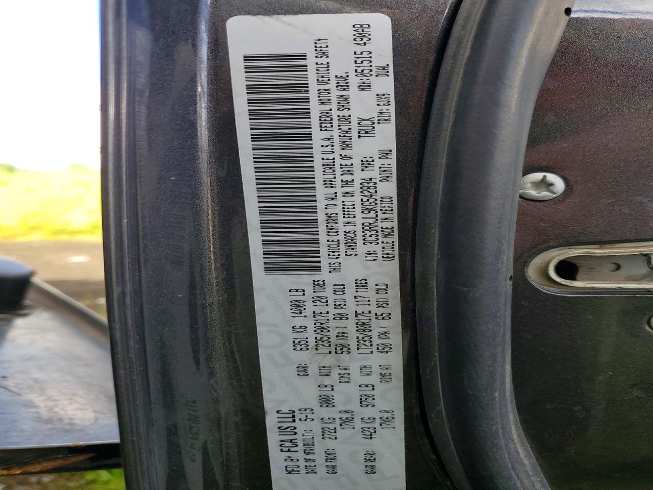 2019 RAM 3500 LARAMIE photo 23