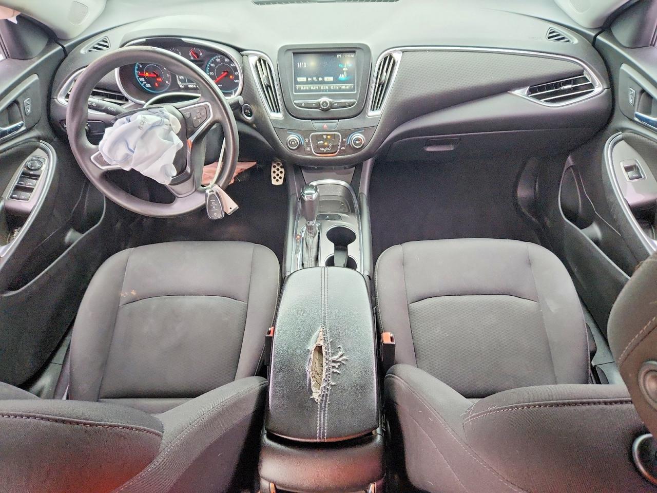 2017 CHEVROLET MALIBU LT photo 8