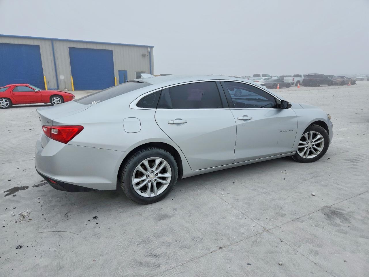 2017 CHEVROLET MALIBU LT photo 3