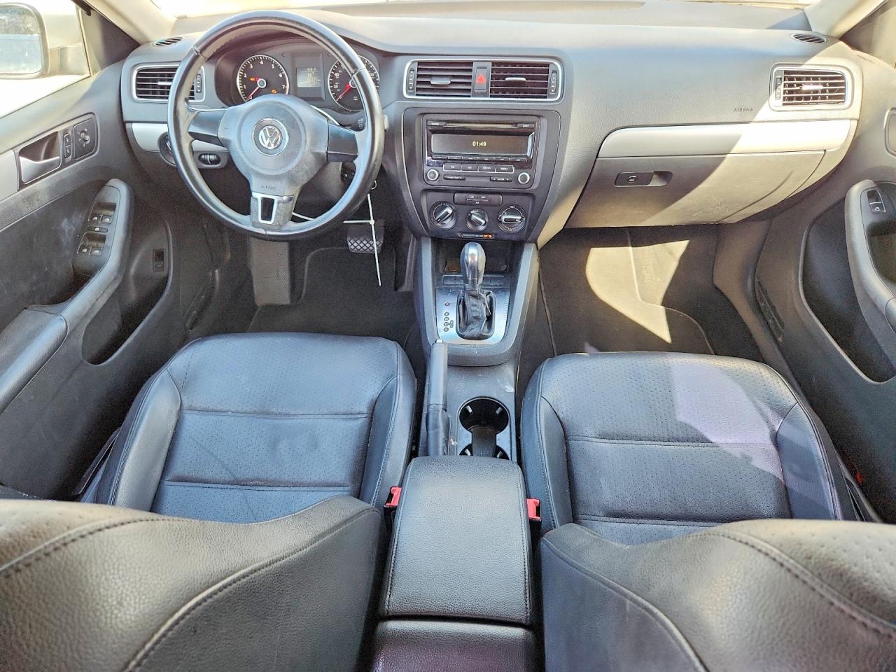 2013 VOLKSWAGEN JETTA SE photo 22