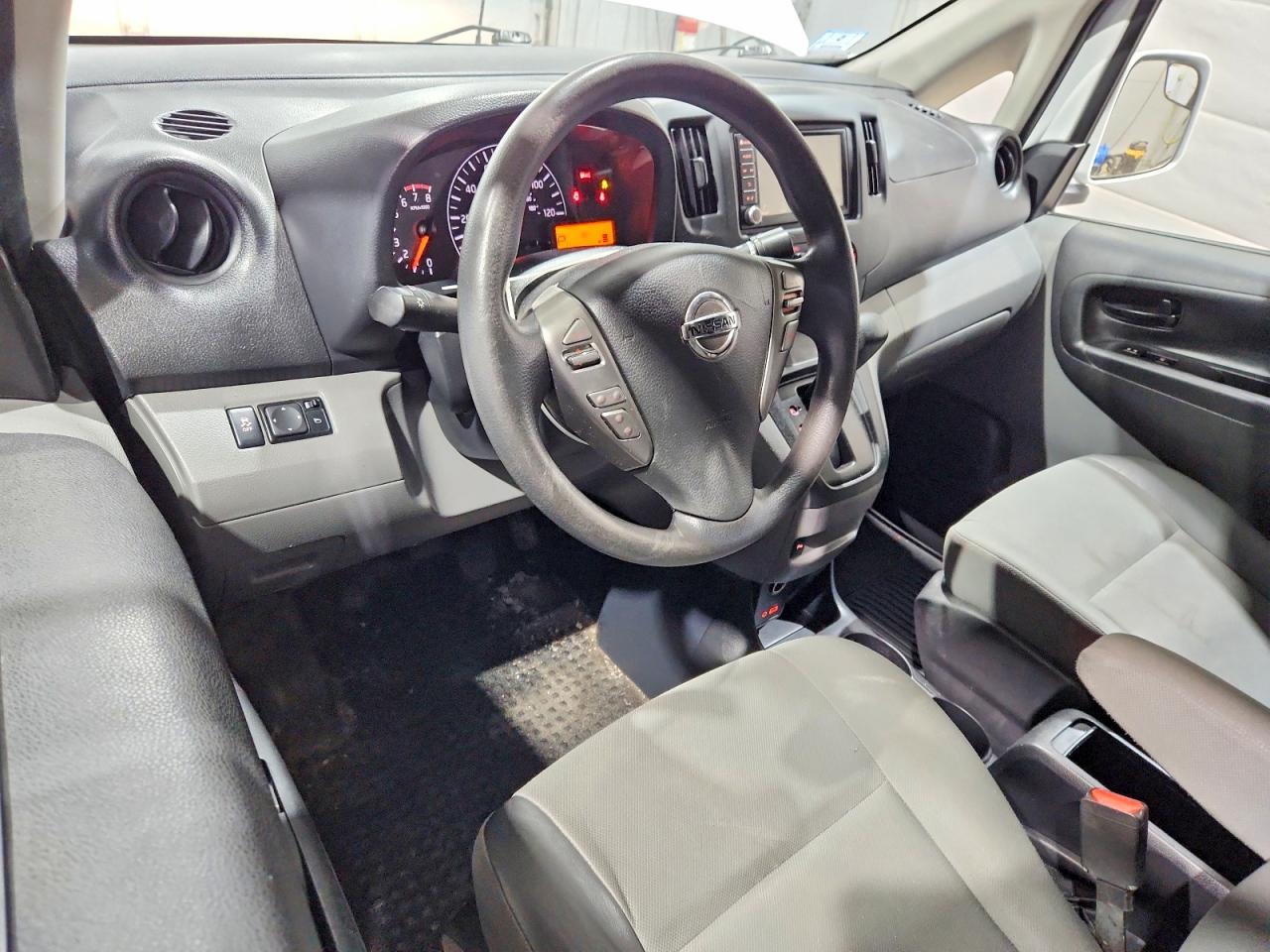 2021 NISSAN NV200 SV photo 15