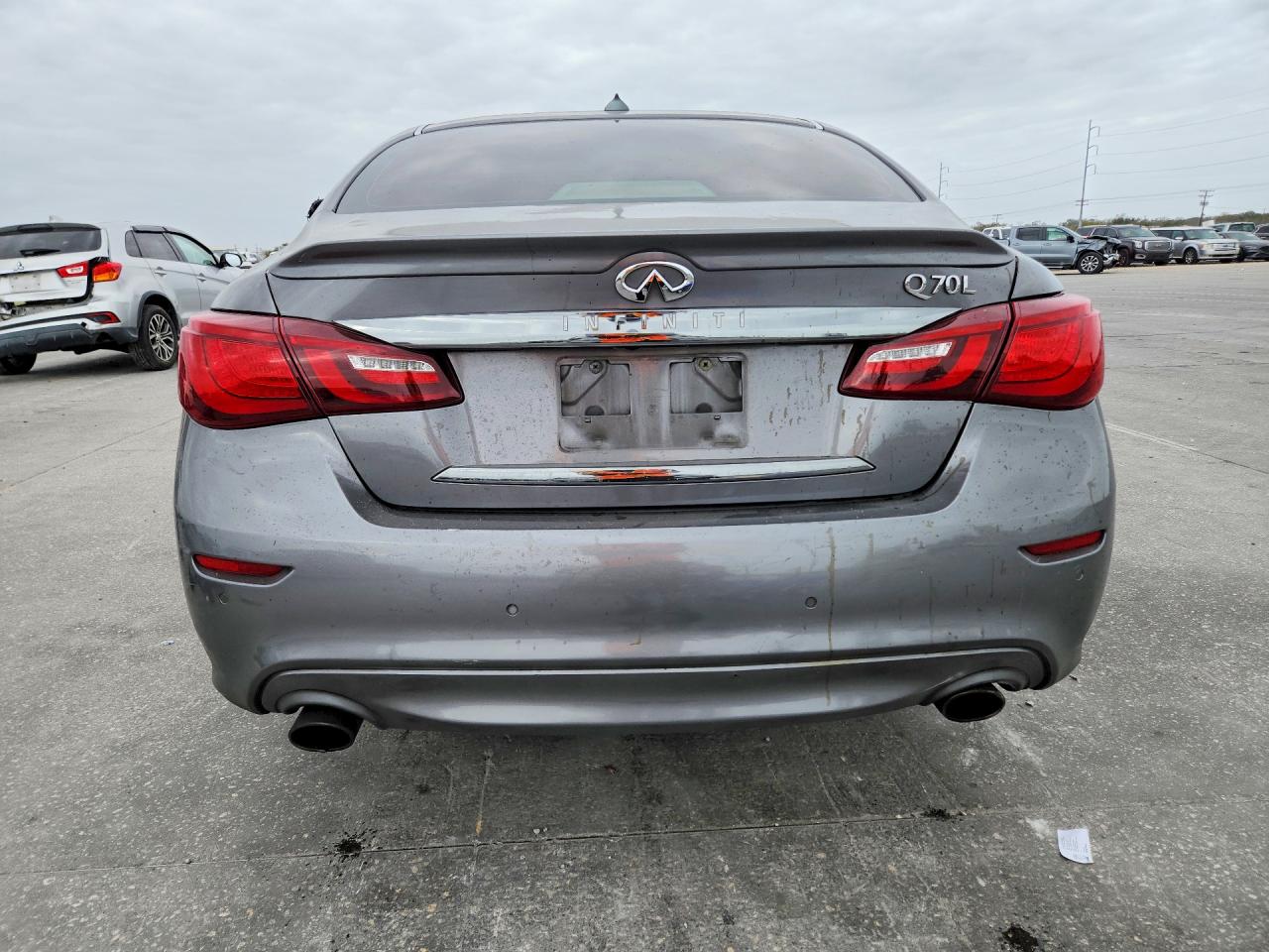 2018 INFINITI Q70L 3.7 LUXE photo 6