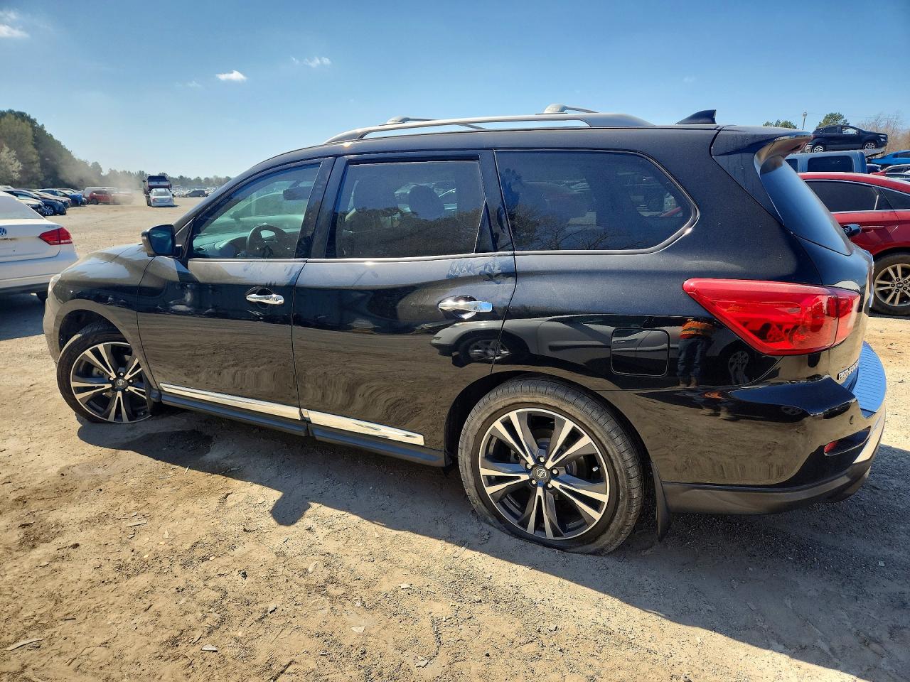2020 NISSAN PATHFINDER PLATINUM photo 2