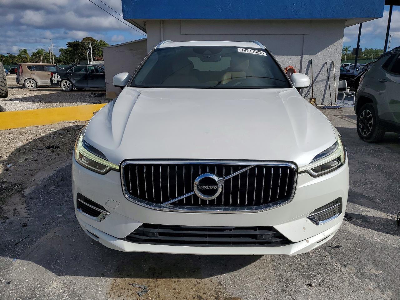 2019 VOLVO XC60 T8 INSCRIPTION photo 5