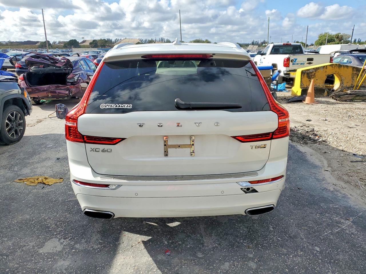 2019 VOLVO XC60 T8 INSCRIPTION photo 6