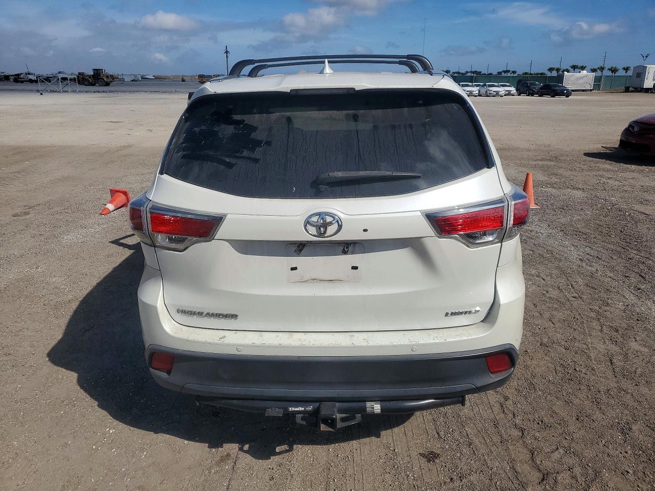 2016 TOYOTA HIGHLANDER LIMITED photo 6