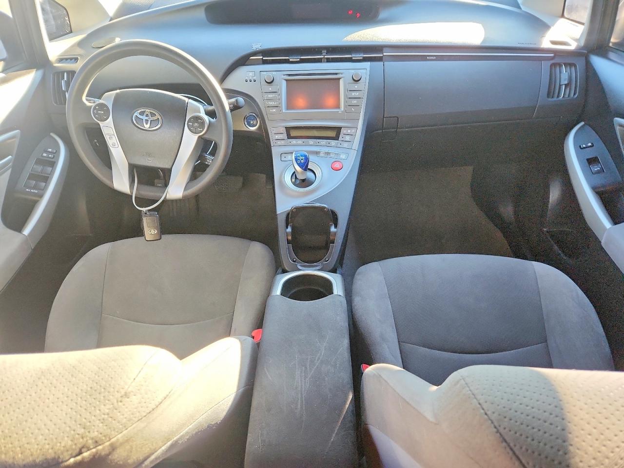2013 TOYOTA PRIUS TWO photo 22