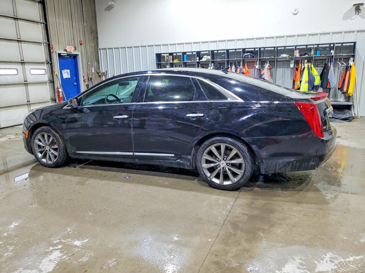 2014 CADILLAC XTS photo 3