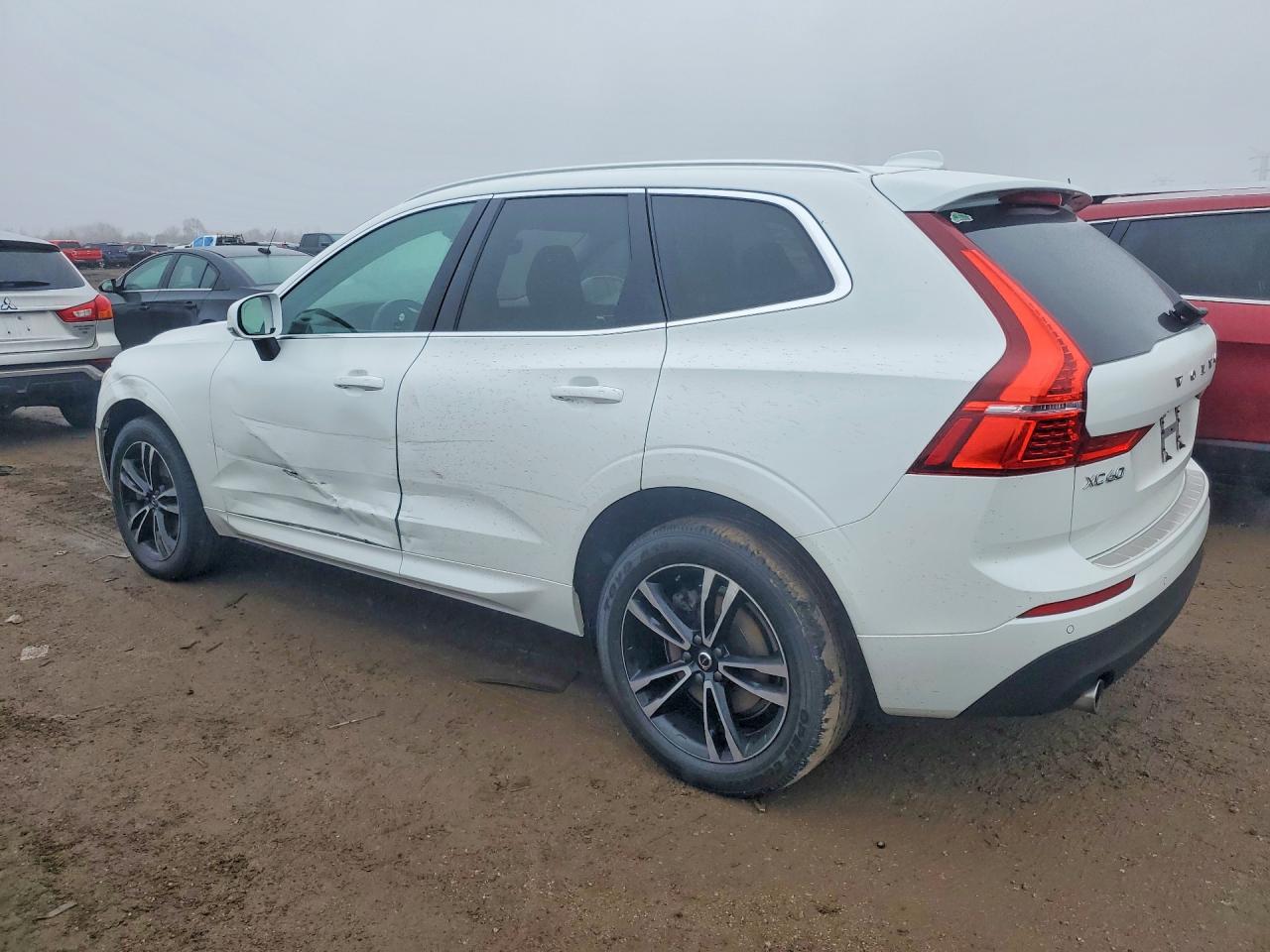 2020 VOLVO XC60 T6 MOMENTUM photo 2