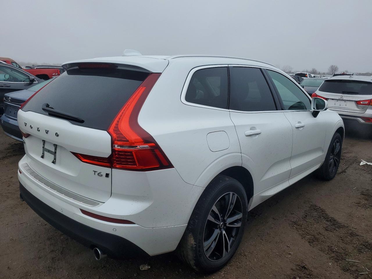 2020 VOLVO XC60 T6 MOMENTUM photo 3