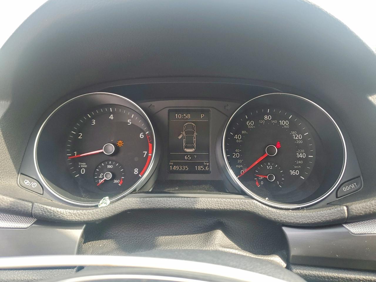 2018 VOLKSWAGEN PASSAT photo 9