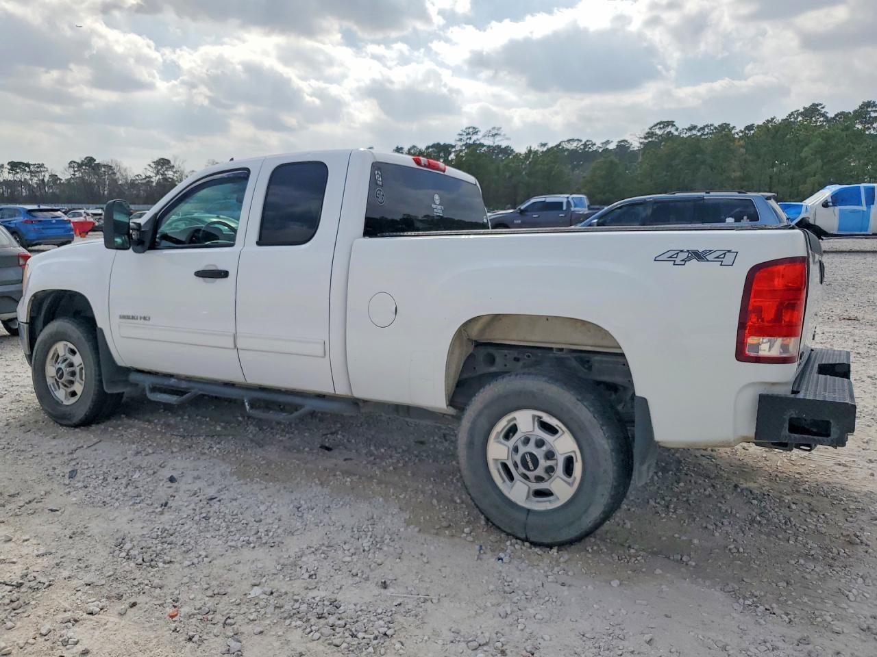2012 GMC SIERRA K2500 SLE photo 2