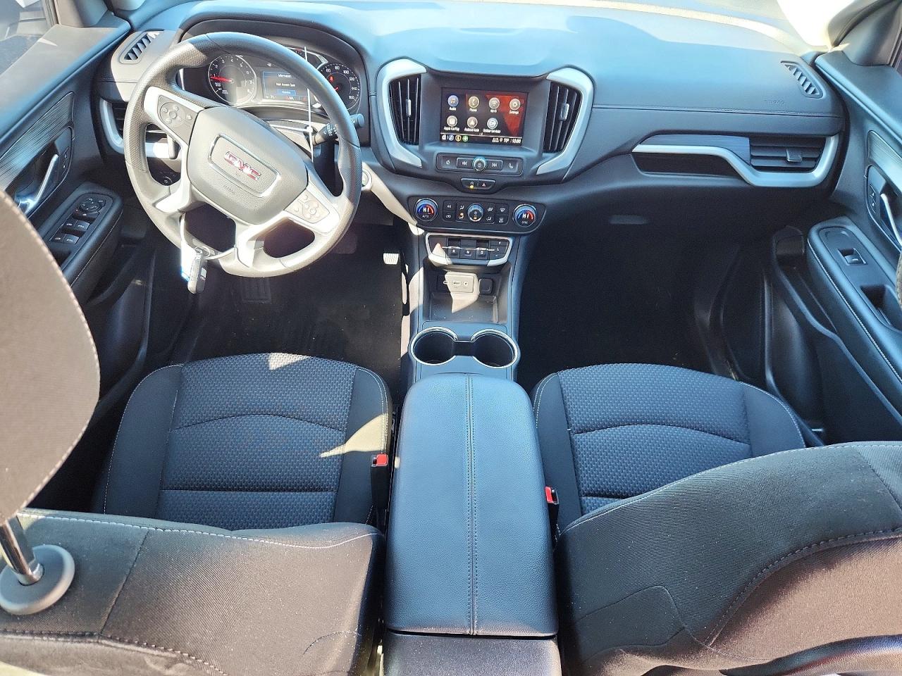 2024 GMC TERRAIN SLE photo 15