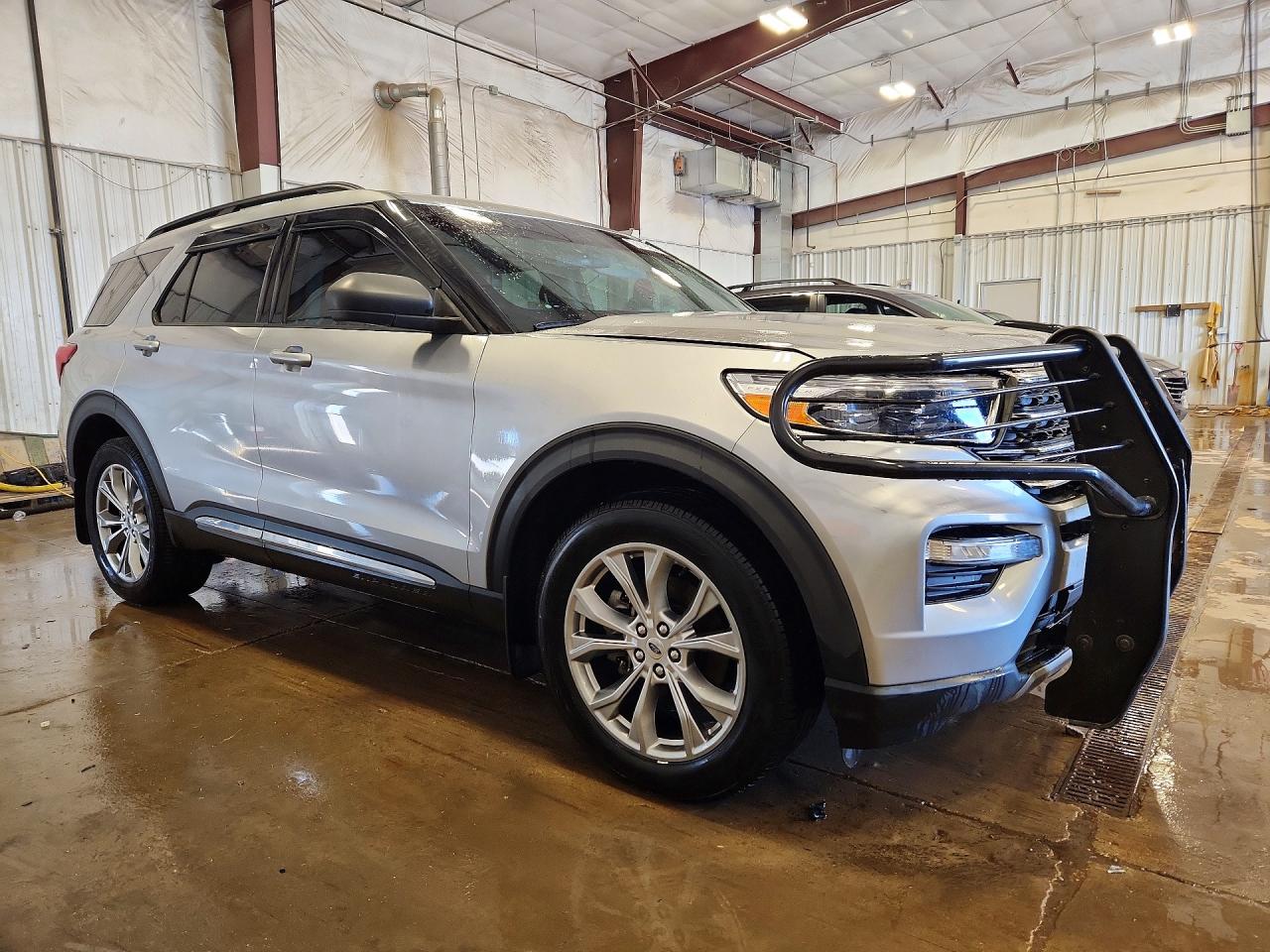 2021 FORD EXPLORER XLT photo 4