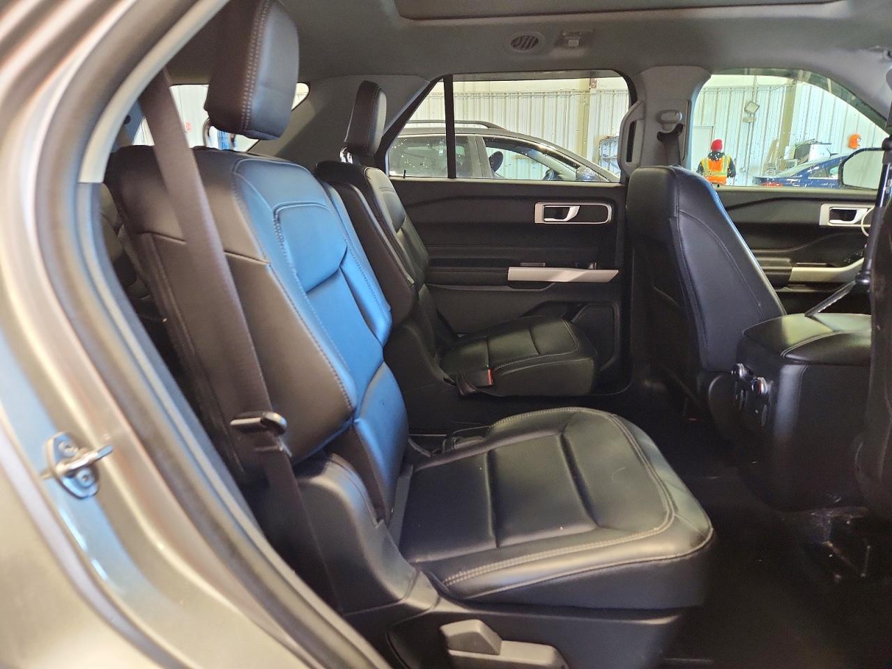 2021 FORD EXPLORER XLT photo 10