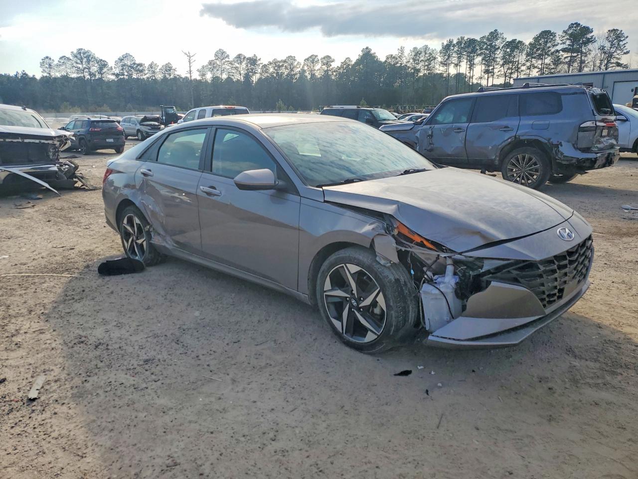 2023 HYUNDAI ELANTRA photo 10