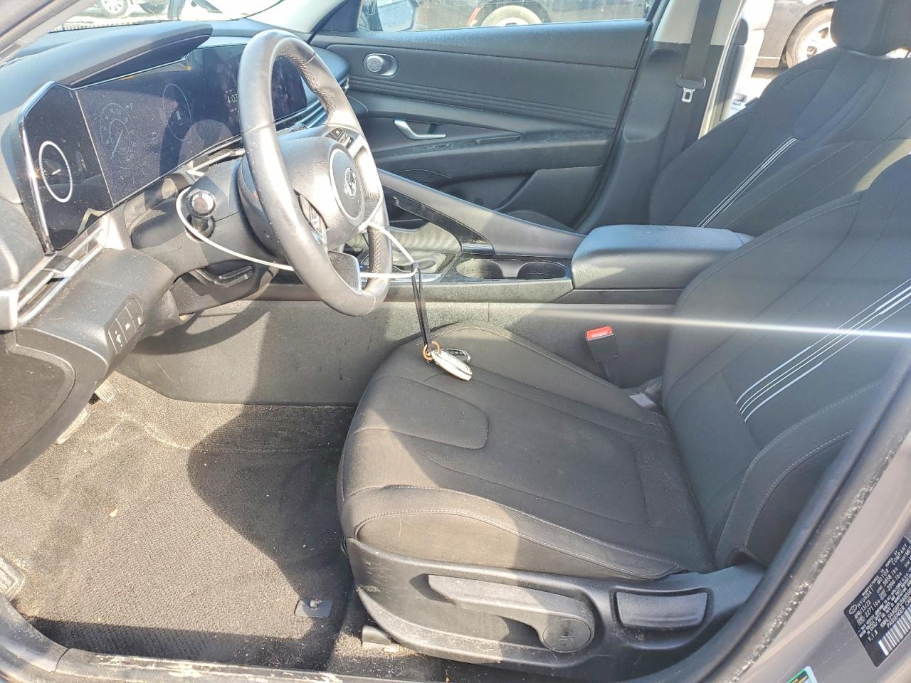 2023 HYUNDAI ELANTRA photo 19
