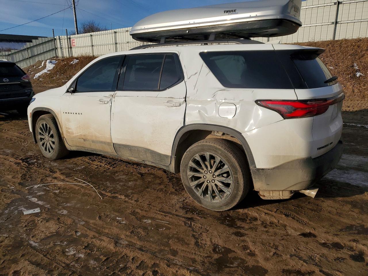 2023 CHEVROLET TRAVERSE RS photo 2