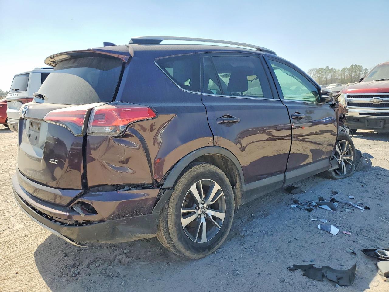 2018 TOYOTA RAV4 XLE photo 5