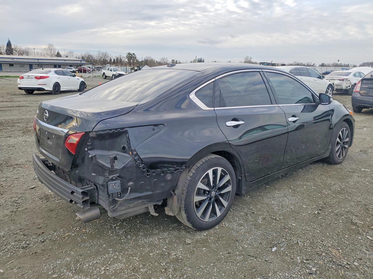 2018 NISSAN ALTIMA photo 3