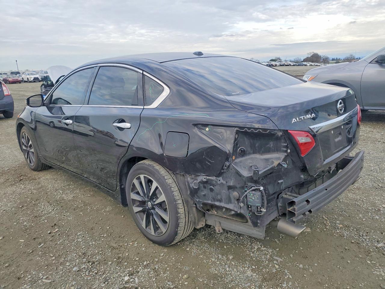 2018 NISSAN ALTIMA photo 2