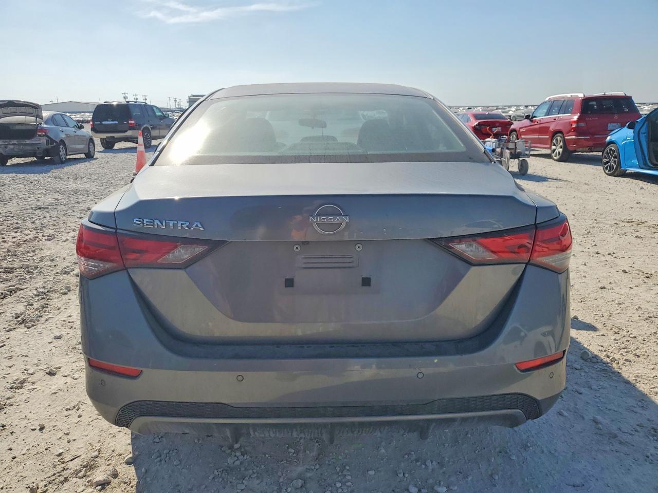 2024 NISSAN SENTRA photo 11