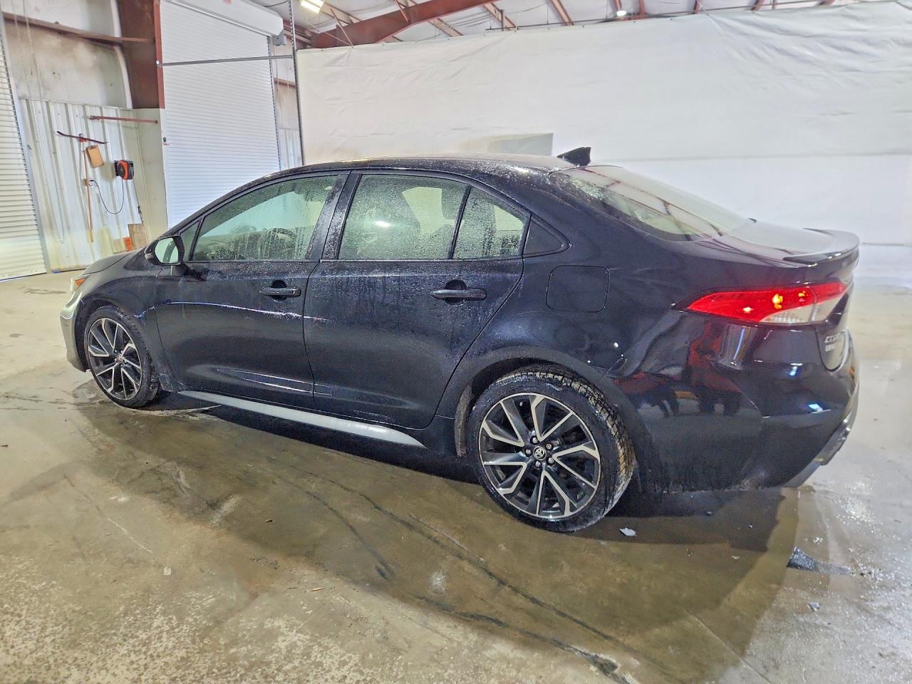 2020 TOYOTA COROLLA SE photo 2