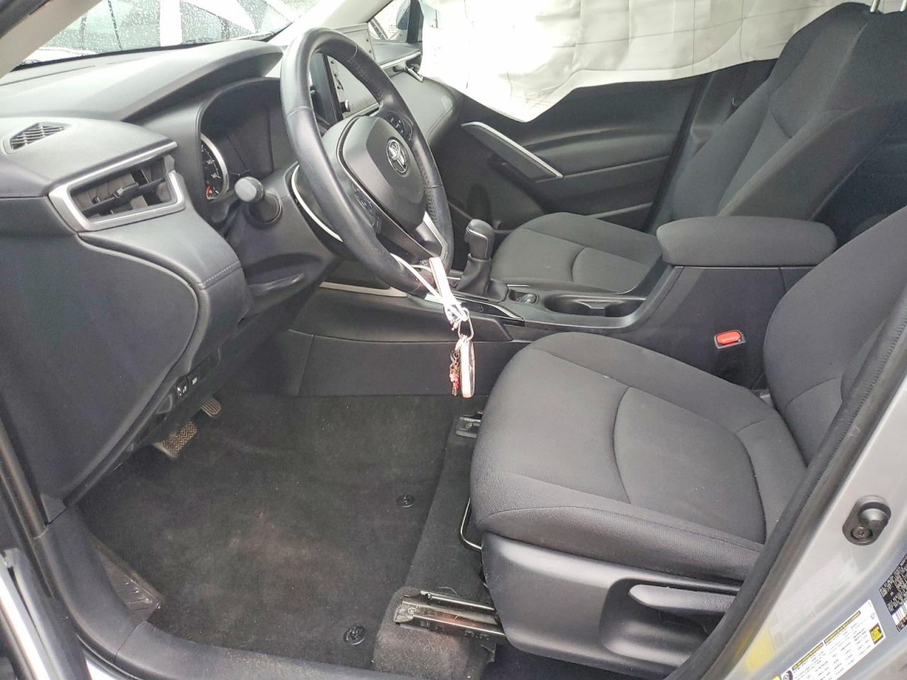 2022 TOYOTA COROLLA CROSS LE photo 7