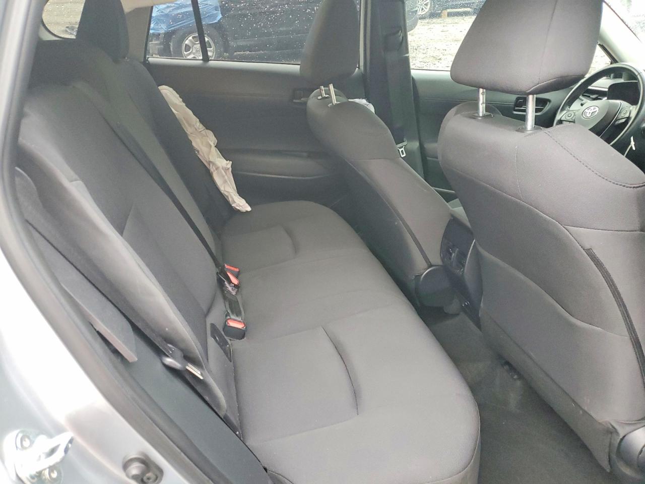 2022 TOYOTA COROLLA CROSS LE photo 11