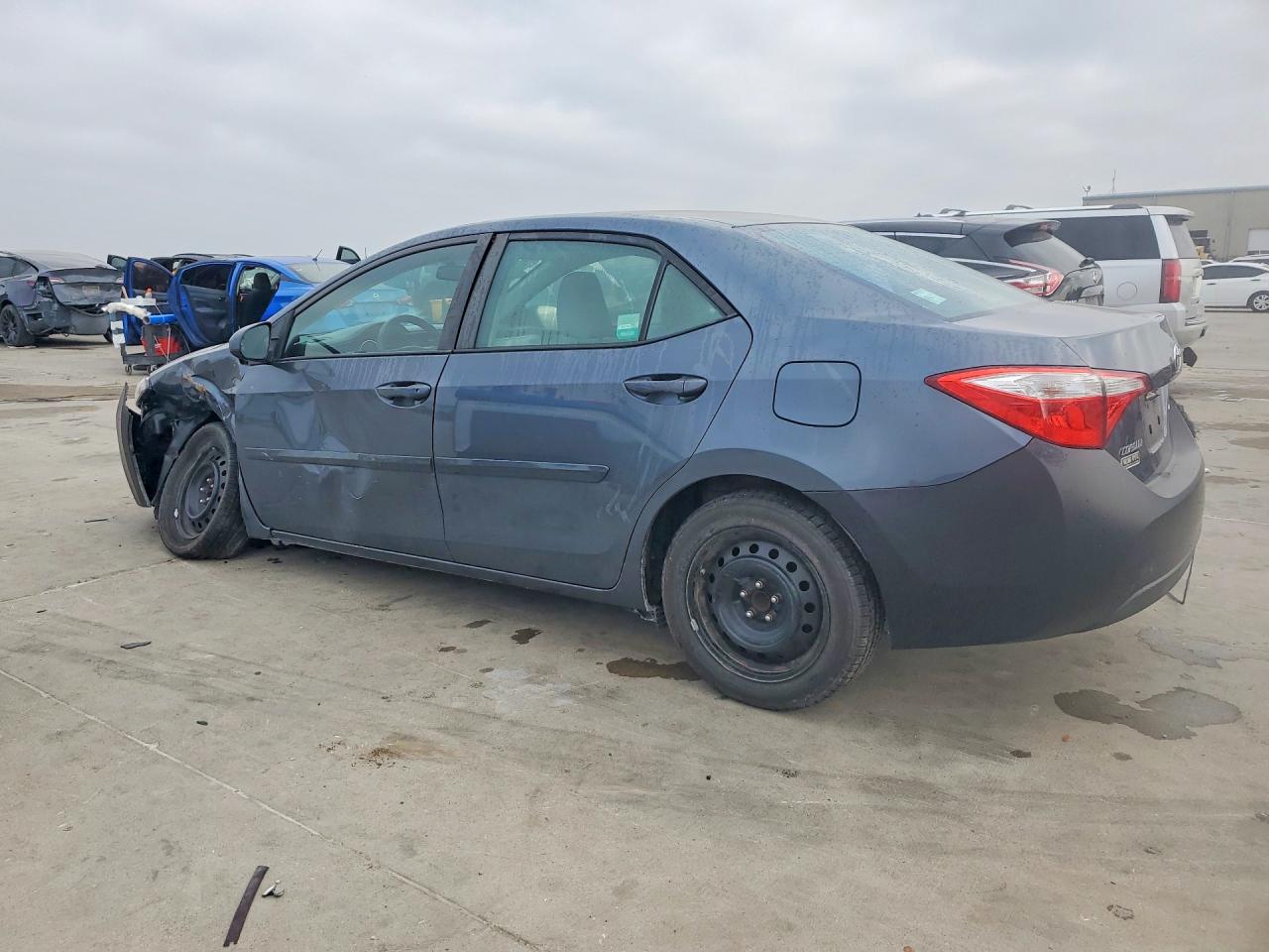 2014 TOYOTA COROLLA LE photo 2